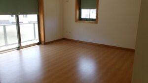 Quarto principal com wc da moradia T3 em Ribeira de Fráguas, Albergaria-a-Velha