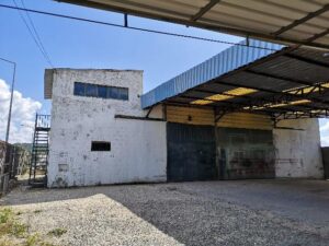 Vista do armazém em Santiago do Cacém na Zona Industrial Ligeira