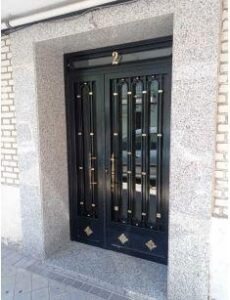 Porta de acesso do Apartamento T3 em Leganés