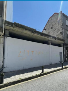 Frente do terreno urbano em Marín com 10 metros de largura.
