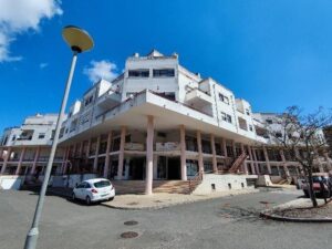 Fachada da loja comercial em Santiago do Cacém