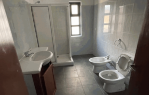 wc moderno do apartamento T3 em São Pedro