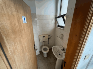 Sanitario das lojas e armazém em Macedo de Cavaleiros