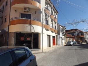 Fachada de loja para venda em Santarém