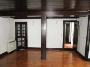 Sala ampla da moradia T5 em Montemor-o-Velho