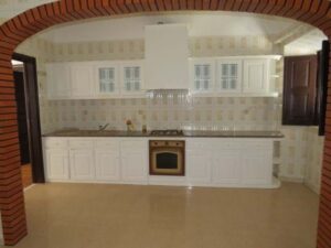 cozinha ampla e luminosa da Moradia T3 em Bencatel