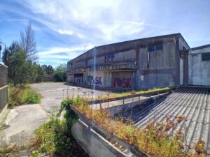 Fachada de armazém para venda em Sintra