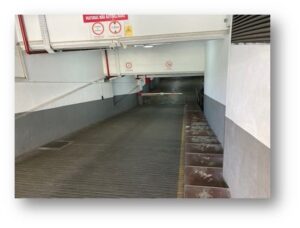 acesso ao lugar de garagem daLoja disponível para investimento no Porto
