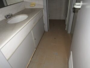 wc da loja comercial em Loures