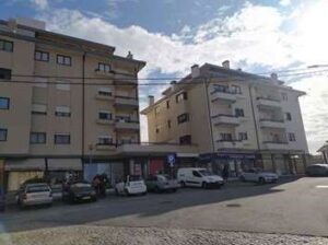 Fachada da loja comercial em Paços de Brandão